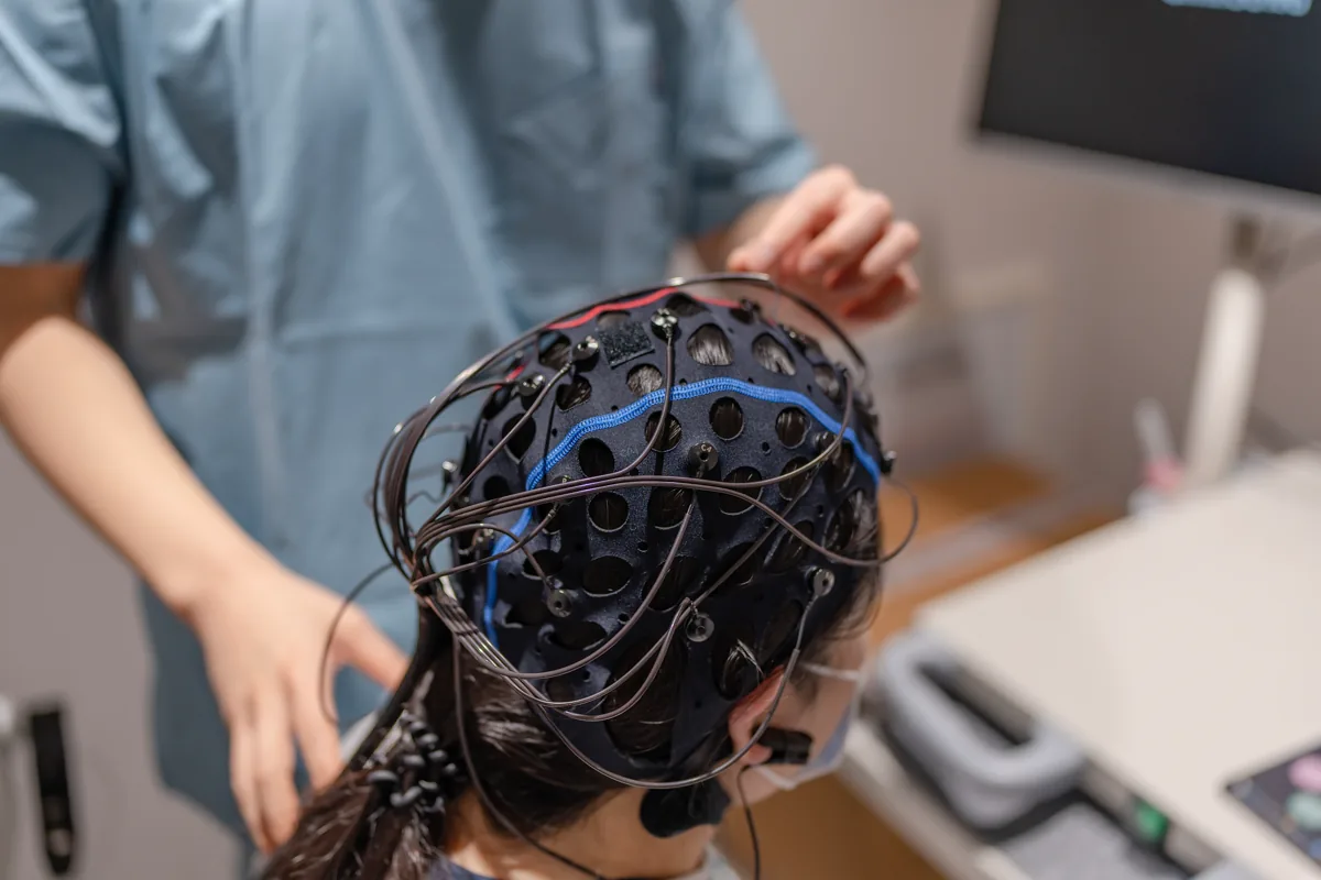 오상신경외과 뇌파(EEG) 검사 장면